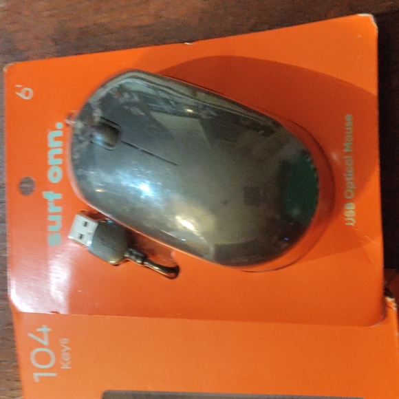 Surf on USB Keyboard and optical mouse - Picture 2 of 4